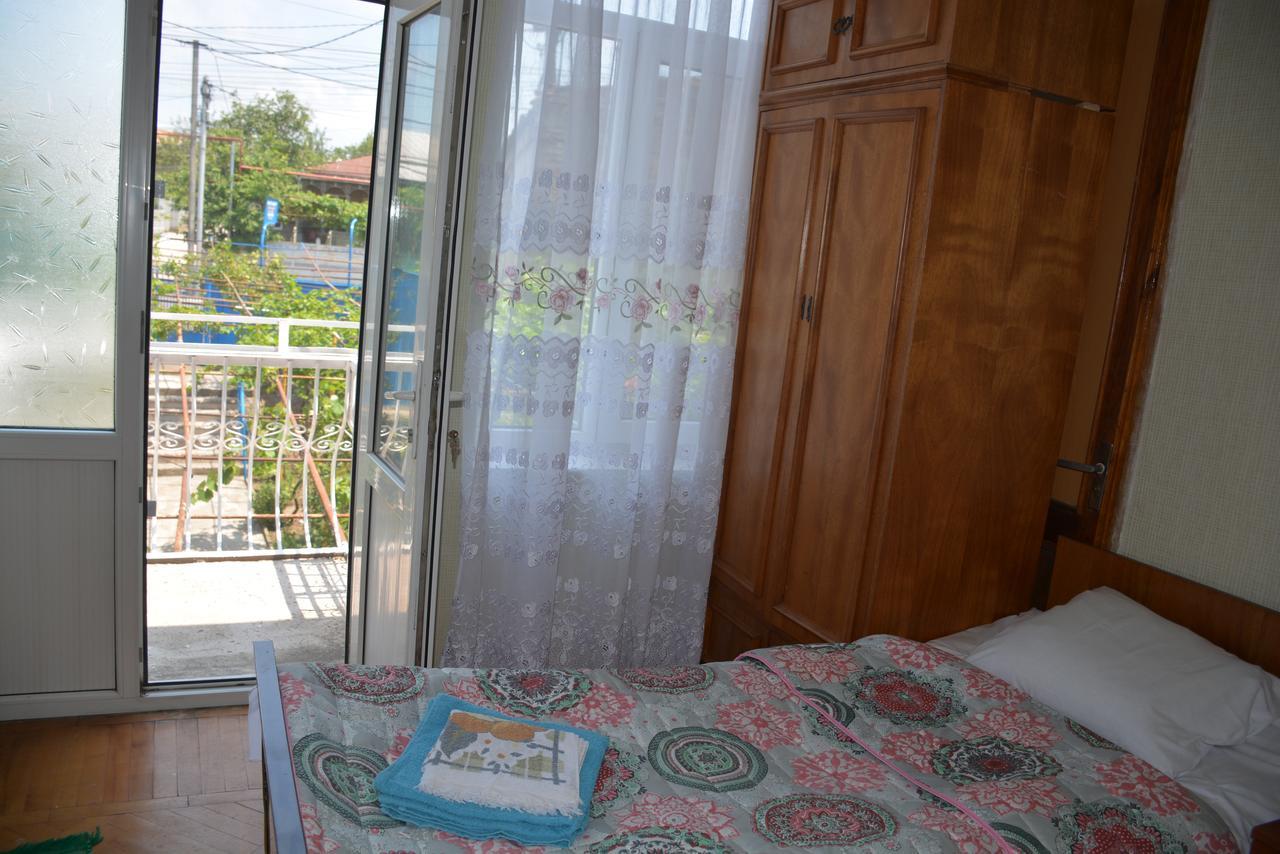 Friends House Hotel Kutaisi Bagian luar foto