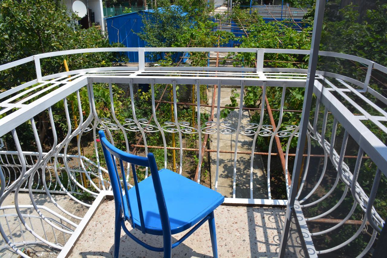 Friends House Hotel Kutaisi Bagian luar foto