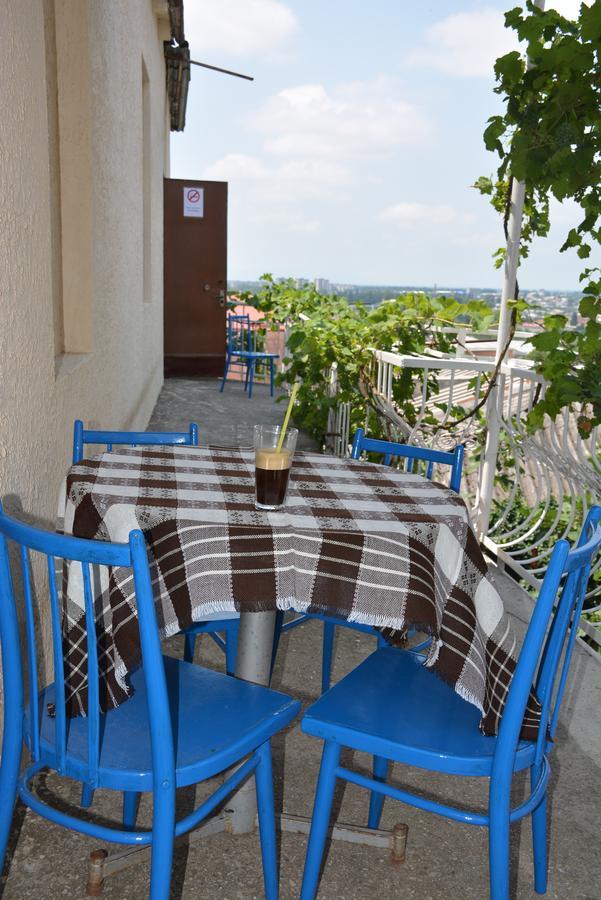 Friends House Hotel Kutaisi Bagian luar foto