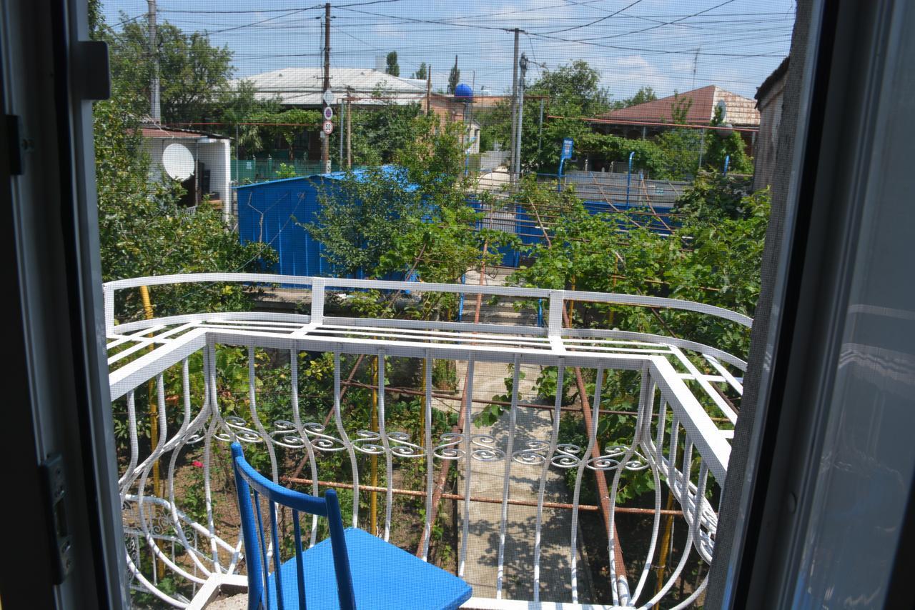 Friends House Hotel Kutaisi Bagian luar foto