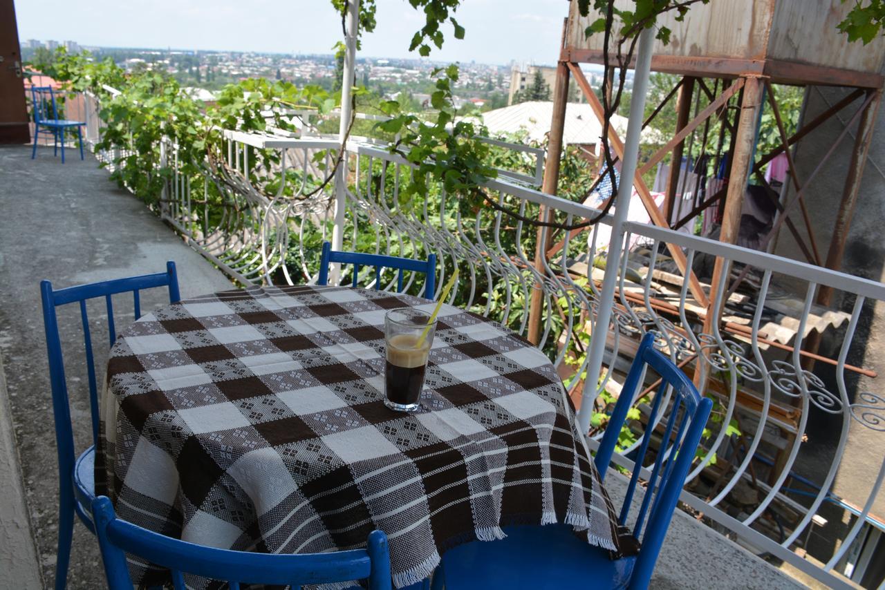 Friends House Hotel Kutaisi Bagian luar foto